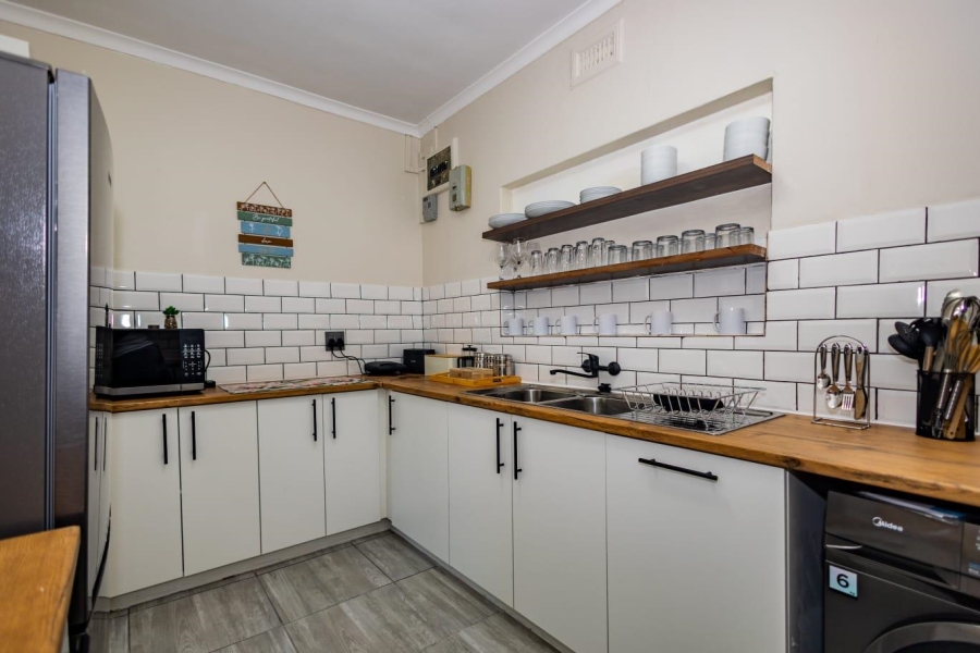 To Let 3 Bedroom Property for Rent in Protea Heights Western Cape